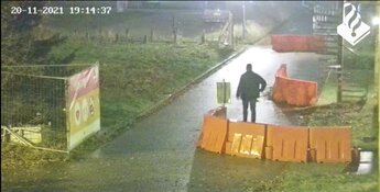 Politie doet onderzoek naar brandstichting bij coronatestlocatie van GGD in Emmen