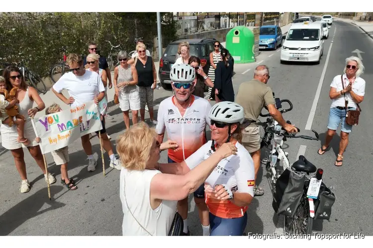 Blinde Alice fietste op tandem van Eindhoven naar de Costa Blanca