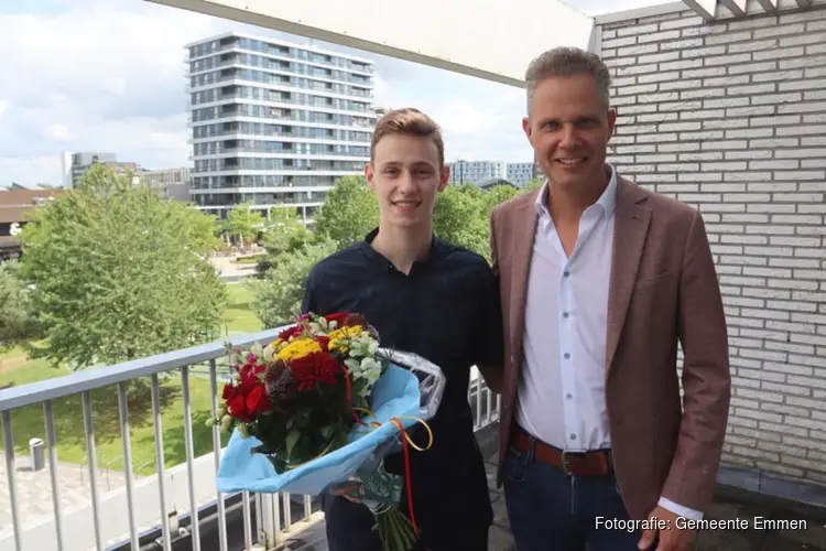Huldiging Nederlands zwemkampioen Olivier Wilbers