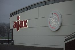 Jong Ajax in eigen huis onderuit tegen FC Emmen